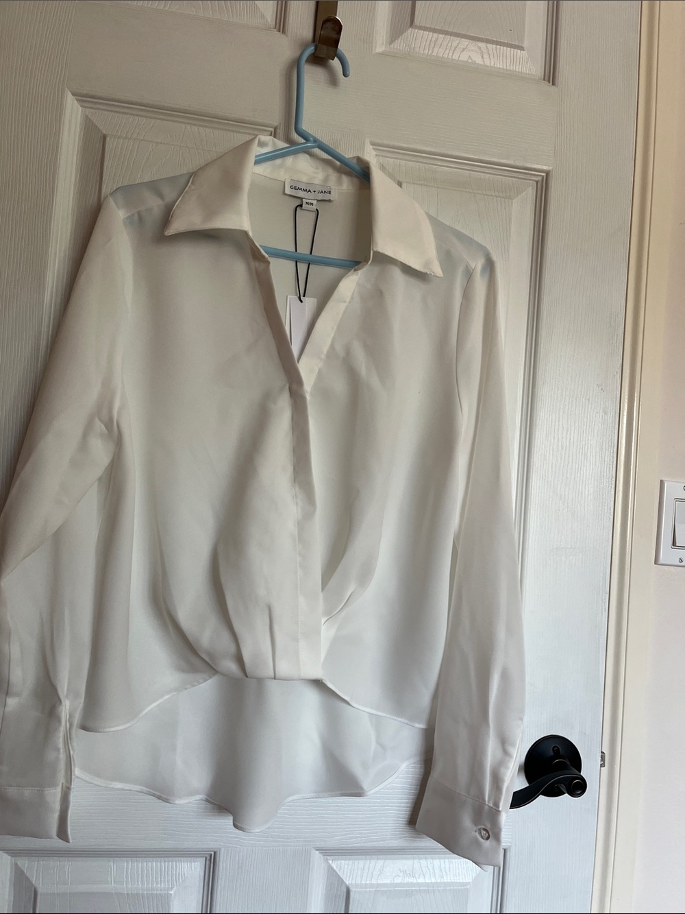 Gibson Latimer Ivory Draped Front Button-Cuff Blouse